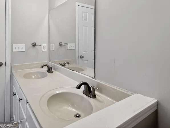 $254,900 | 5814 Shadow Creek Drive, Lithonia, GA 30058