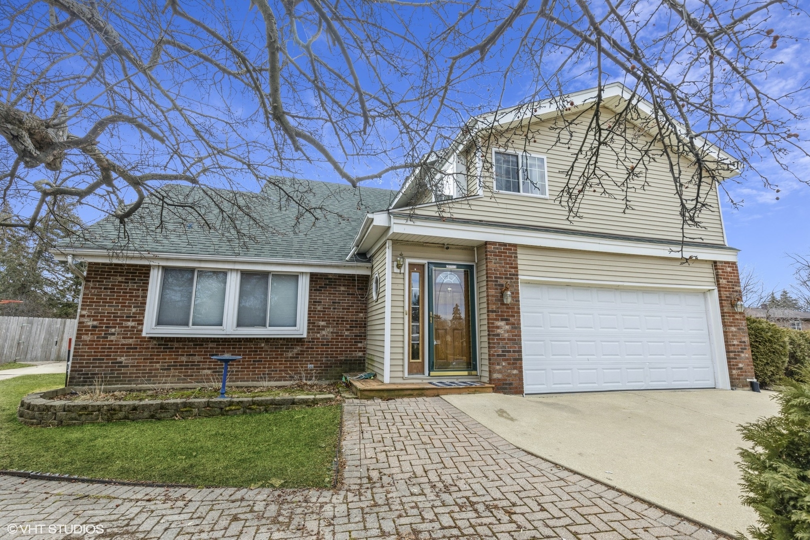 329 Killdeer Road Bloomingdale, IL 60108 - Photo 1 of 31 front view of a house