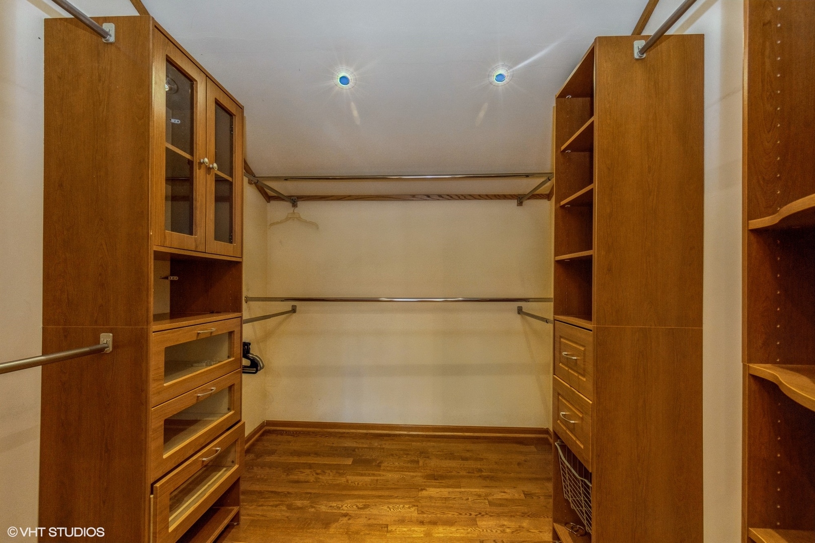 329 Killdeer Road Bloomingdale, IL 60108 - Photo 21 of 31 a view of walk in closet