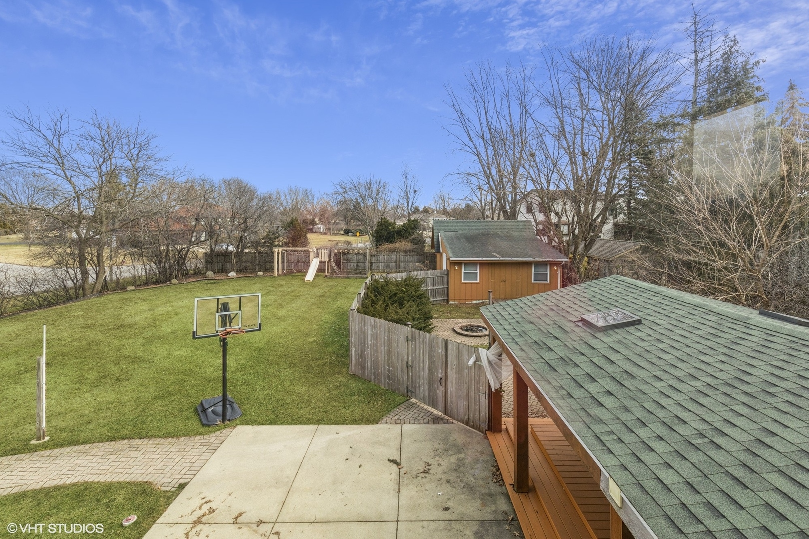 329 Killdeer Road Bloomingdale, IL 60108 - Photo 27 of 31 a view of a terrace