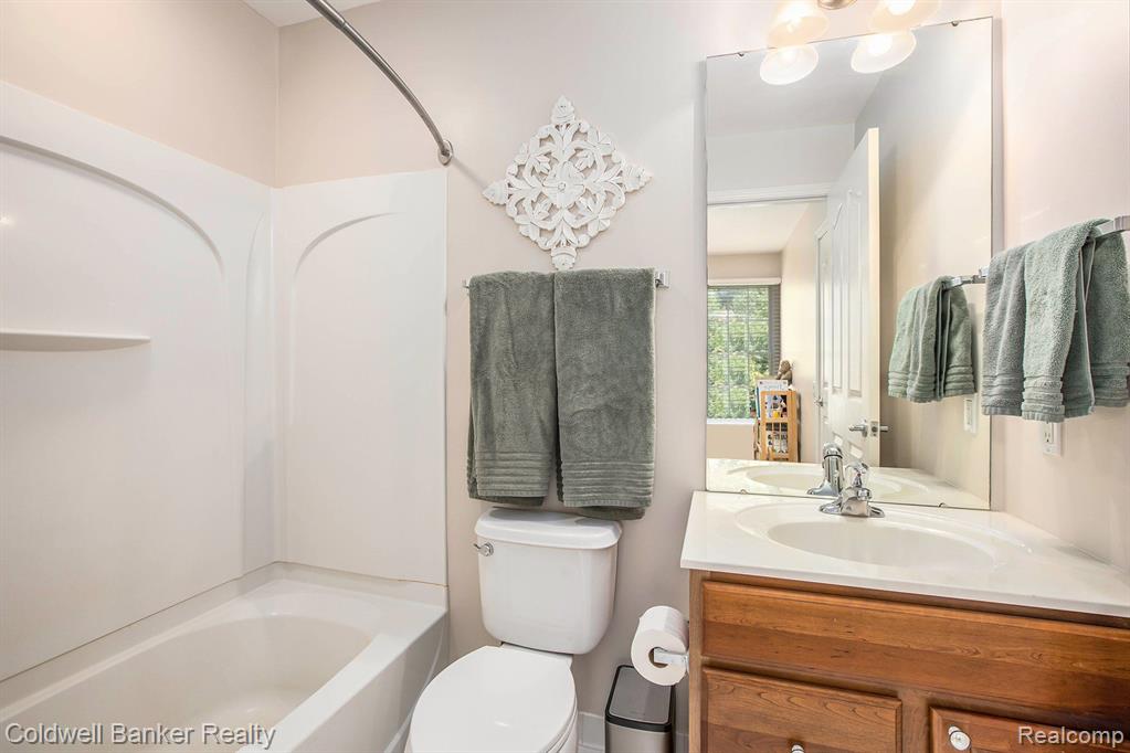 1449 Trinity Road Canton, MI 48187 - Photo 17 of 40