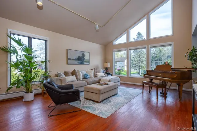 $1,289,900 | 16 Lady Godiva Way, New City, NY 10956