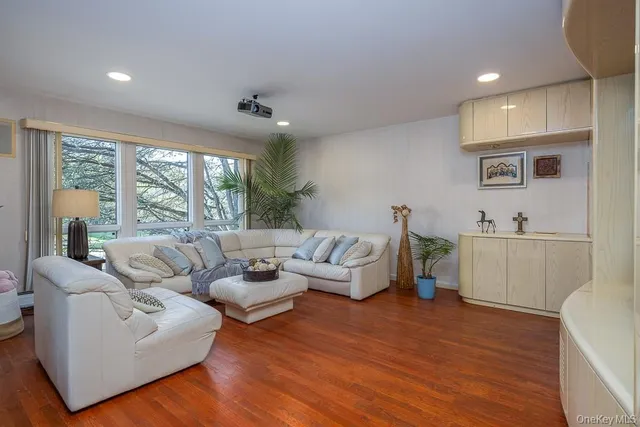 $1,289,900 | 16 Lady Godiva Way, New City, NY 10956