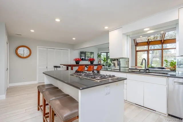 $1,289,900 | 16 Lady Godiva Way, New City, NY 10956