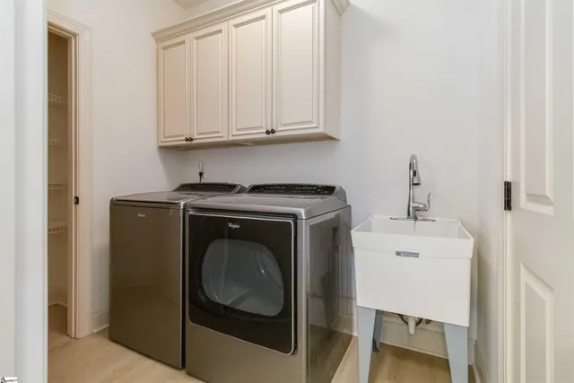 $459,900 | 19 Cloverfield Drive, Simpsonville, SC 29680