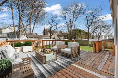 $988,000 | 20 Pickwick Drive West, Syosset, NY 11791