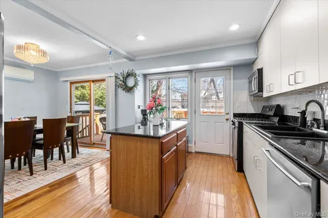 $988,000 | 20 Pickwick Drive West, Syosset, NY 11791