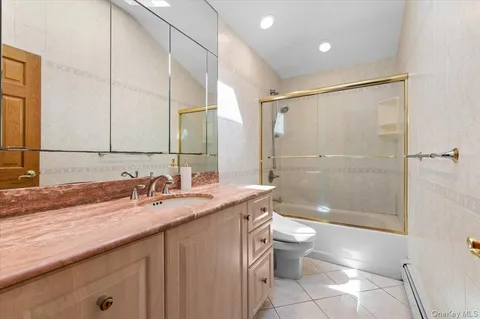 $988,000 | 20 Pickwick Drive West, Syosset, NY 11791