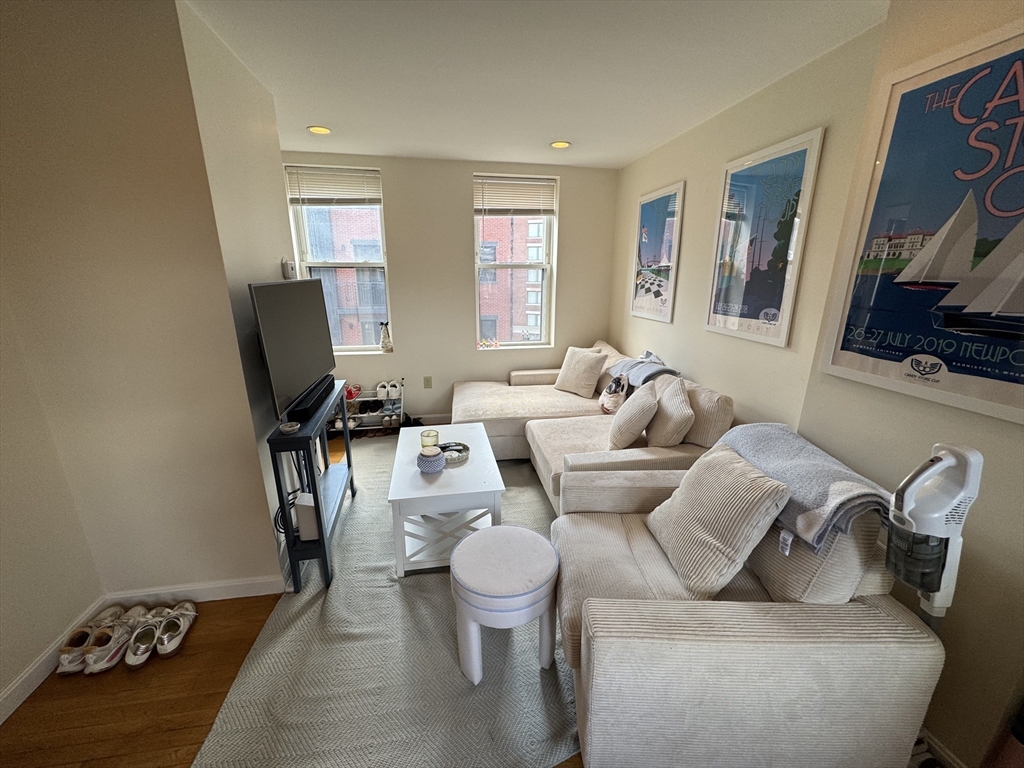 205 Endicott Street, Unit 4 Boston, MA 02113 - Photo 11 of 11