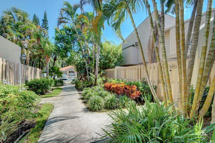 612 Executive Center Drive, Unit 103 West Palm Beach, FL 33401 - Photo 19 of 28 Community Photo