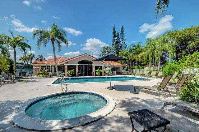 $2,000 | 612 Executive Center Drive, Unit 103, West Palm Beach, FL 33401