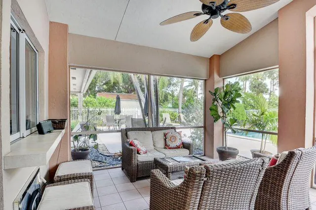 $2,000 | 612 Executive Center Drive, Unit 103, West Palm Beach, FL 33401