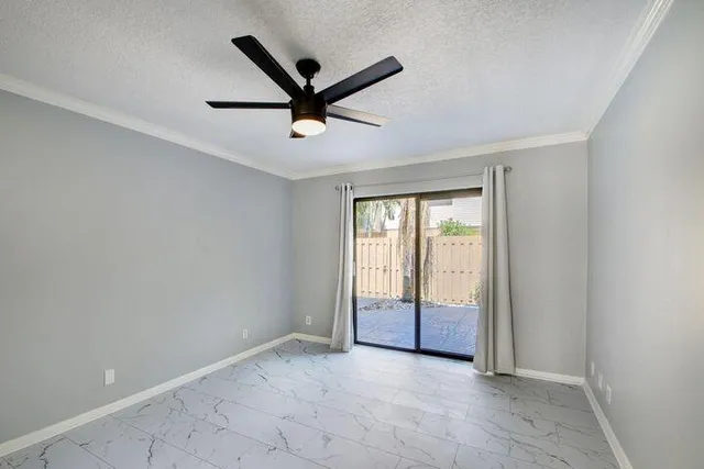 $2,000 | 612 Executive Center Drive, Unit 103, West Palm Beach, FL 33401