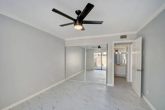 $2,000 | 612 Executive Center Drive, Unit 103, West Palm Beach, FL 33401