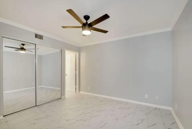 $2,000 | 612 Executive Center Drive, Unit 103, West Palm Beach, FL 33401