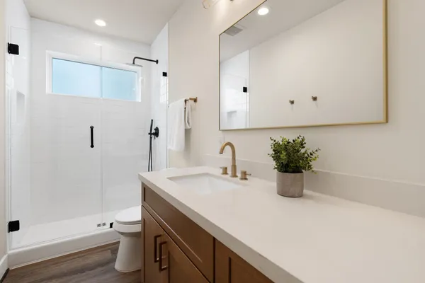 $618,000 | 1142 West 16th Street, Houston, TX 77008