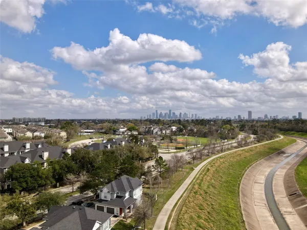 $618,000 | 1142 West 16th Street, Houston, TX 77008