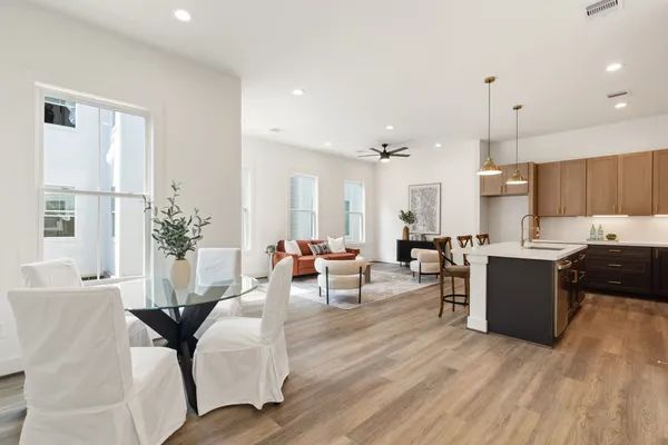 $618,000 | 1142 West 16th Street, Houston, TX 77008