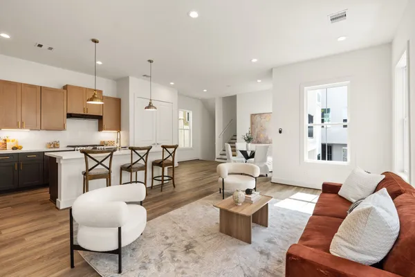 $618,000 | 1142 West 16th Street, Houston, TX 77008