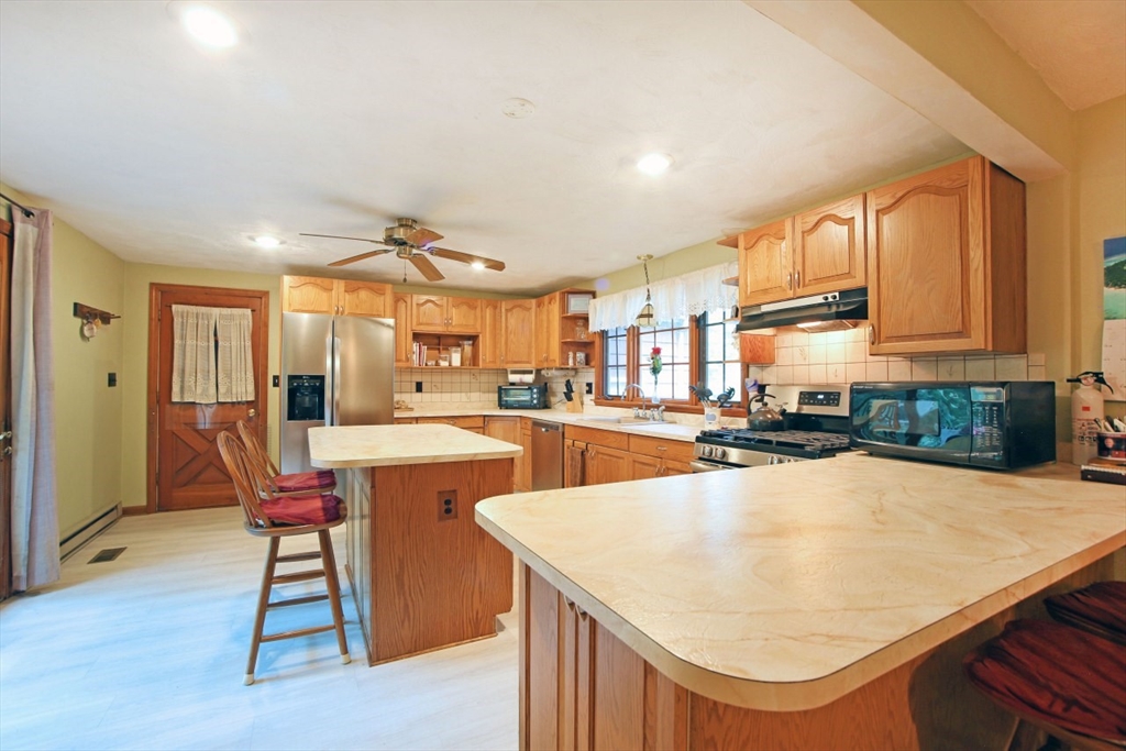 29 Russet Road Billerica, MA 01821 - Photo 16 of 30 Gallery Image 16