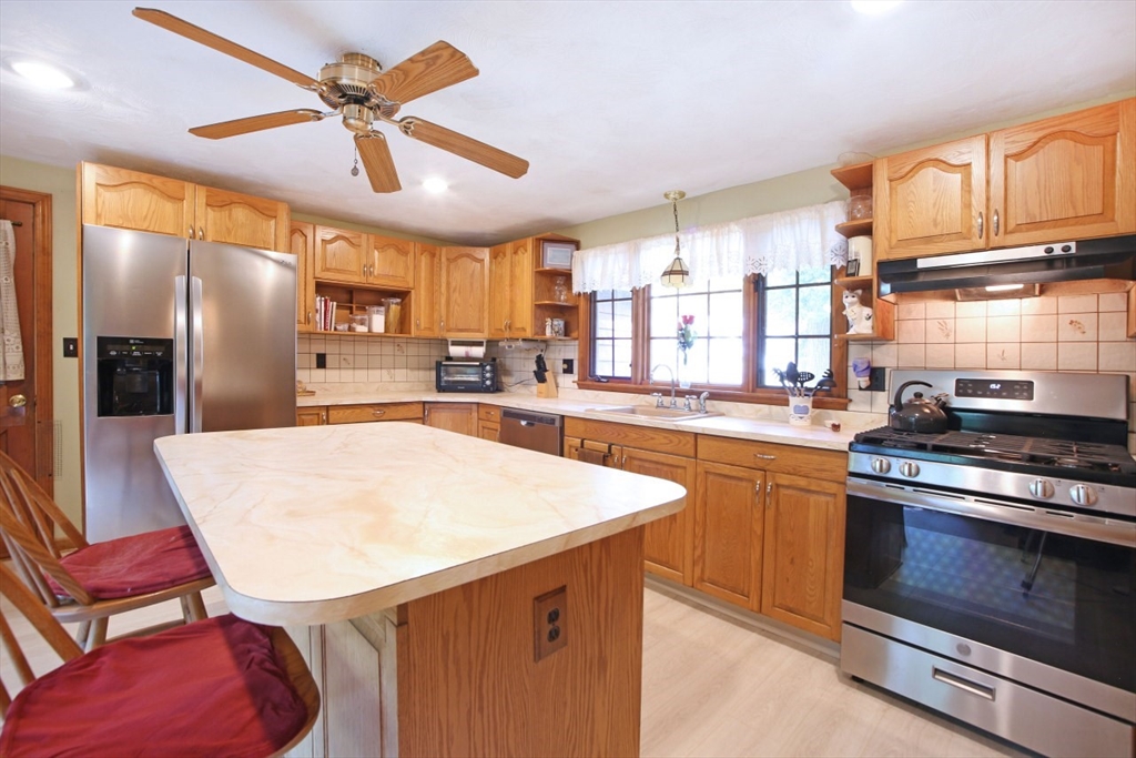 29 Russet Road Billerica, MA 01821 - Photo 18 of 30 Gallery Image 18