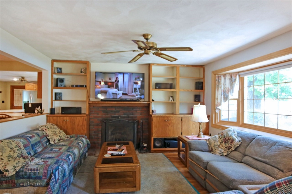 29 Russet Road Billerica, MA 01821 - Photo 6 of 30 Gallery Image 6