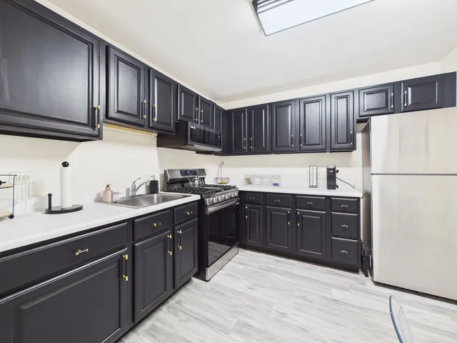 $60,000 | 4800 South Lake Park Avenue, Unit 909A, Chicago, IL 60615