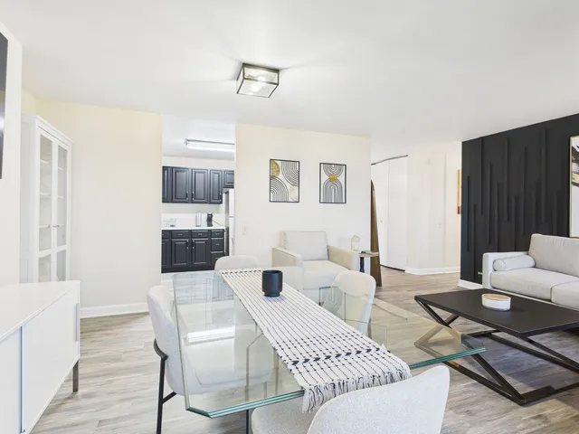 $60,000 | 4800 South Lake Park Avenue, Unit 909A, Chicago, IL 60615