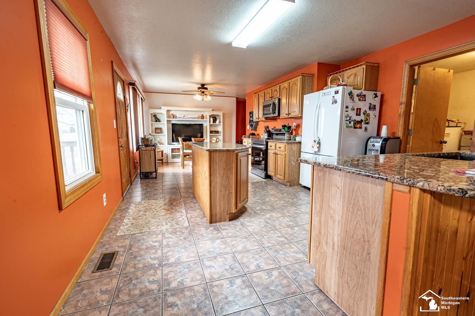 330 East Rauch Road Temperance, MI 48182 - Photo 5 of 34