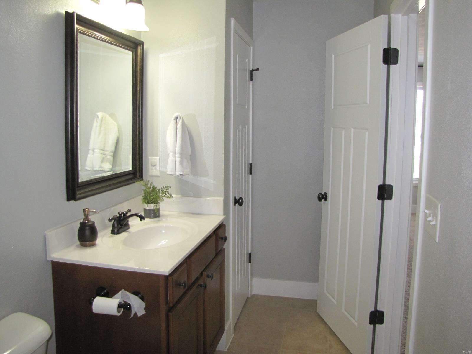 808 Hawkridge Run Shiloh, IL 62221 - Photo 16 of 40 Gallery Image 16