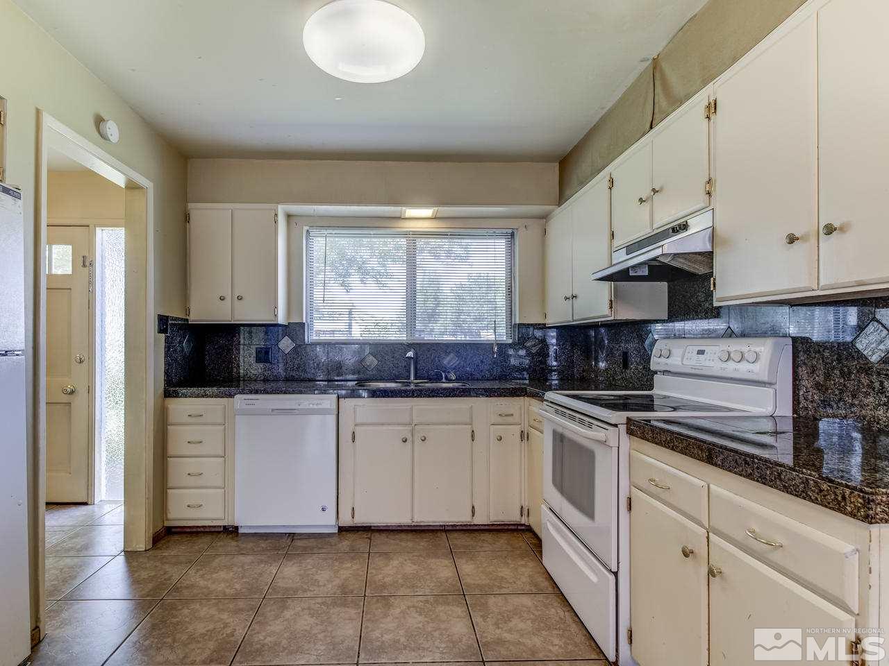 107 Smithridge Reno, NV 89502 - Photo 10 of 24 Photo 10