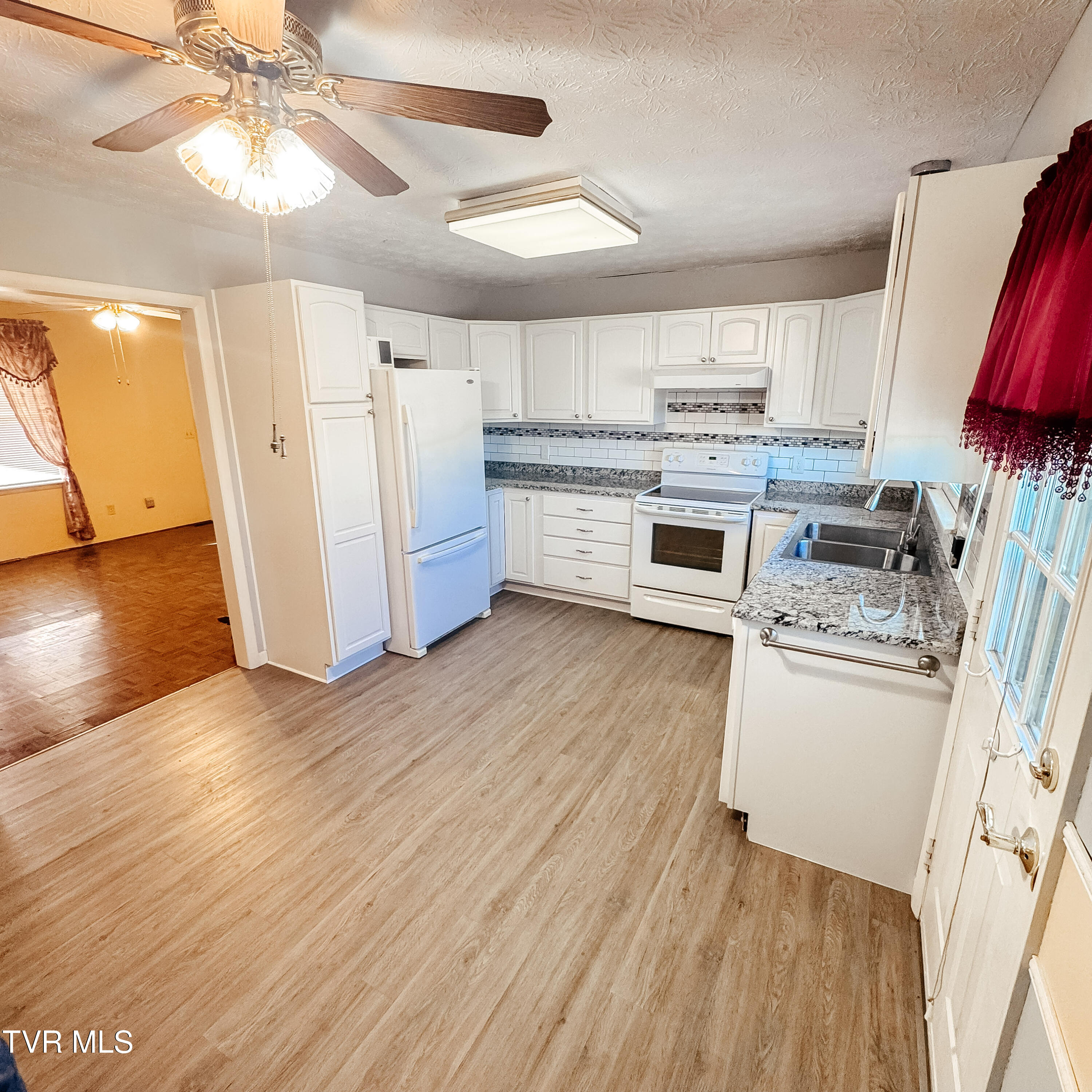 172 Eastern Star Road Kingsport, TN 37663 - Photo 16 of 28 3-IMG_7316