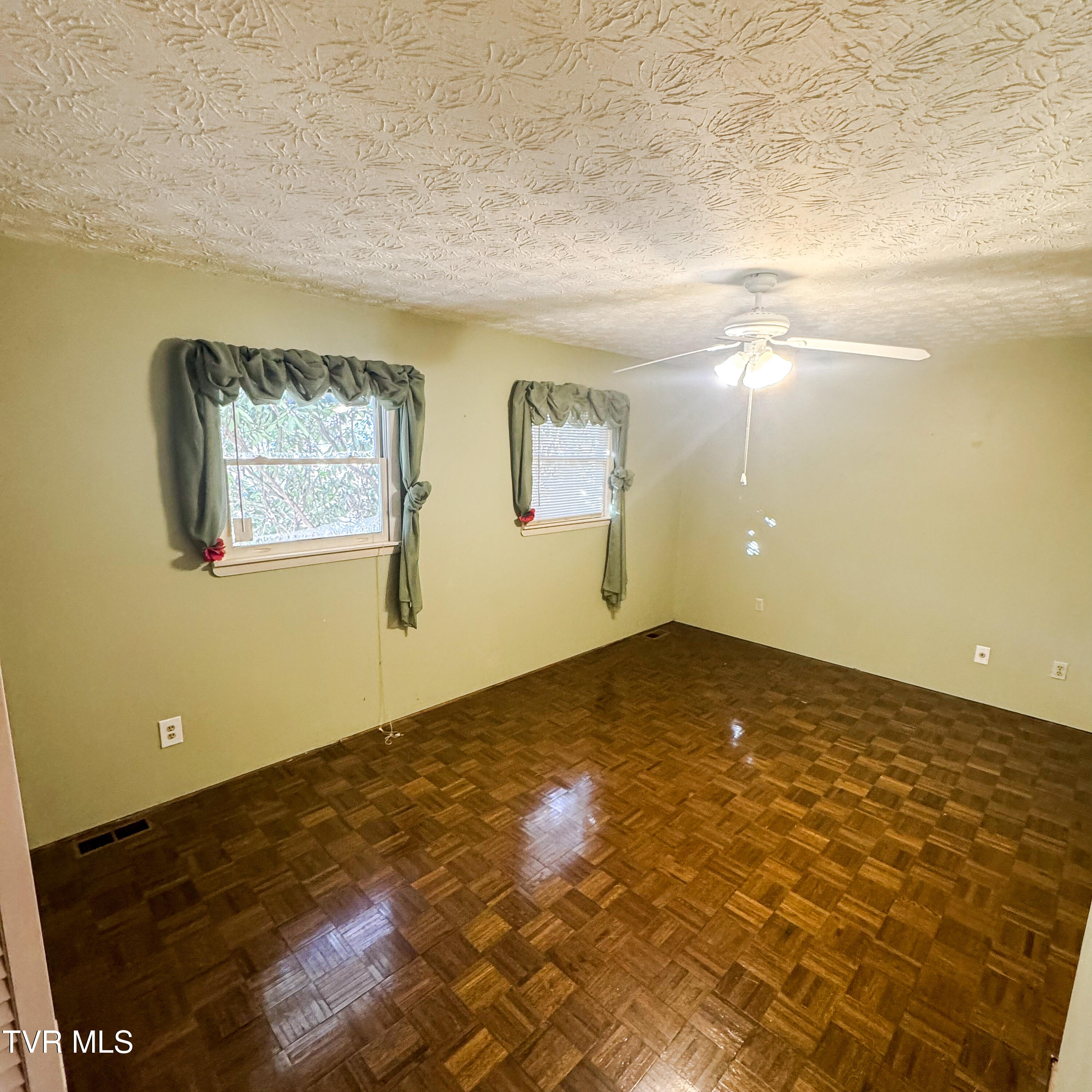 172 Eastern Star Road Kingsport, TN 37663 - Photo 24 of 28 15-IMG_7325