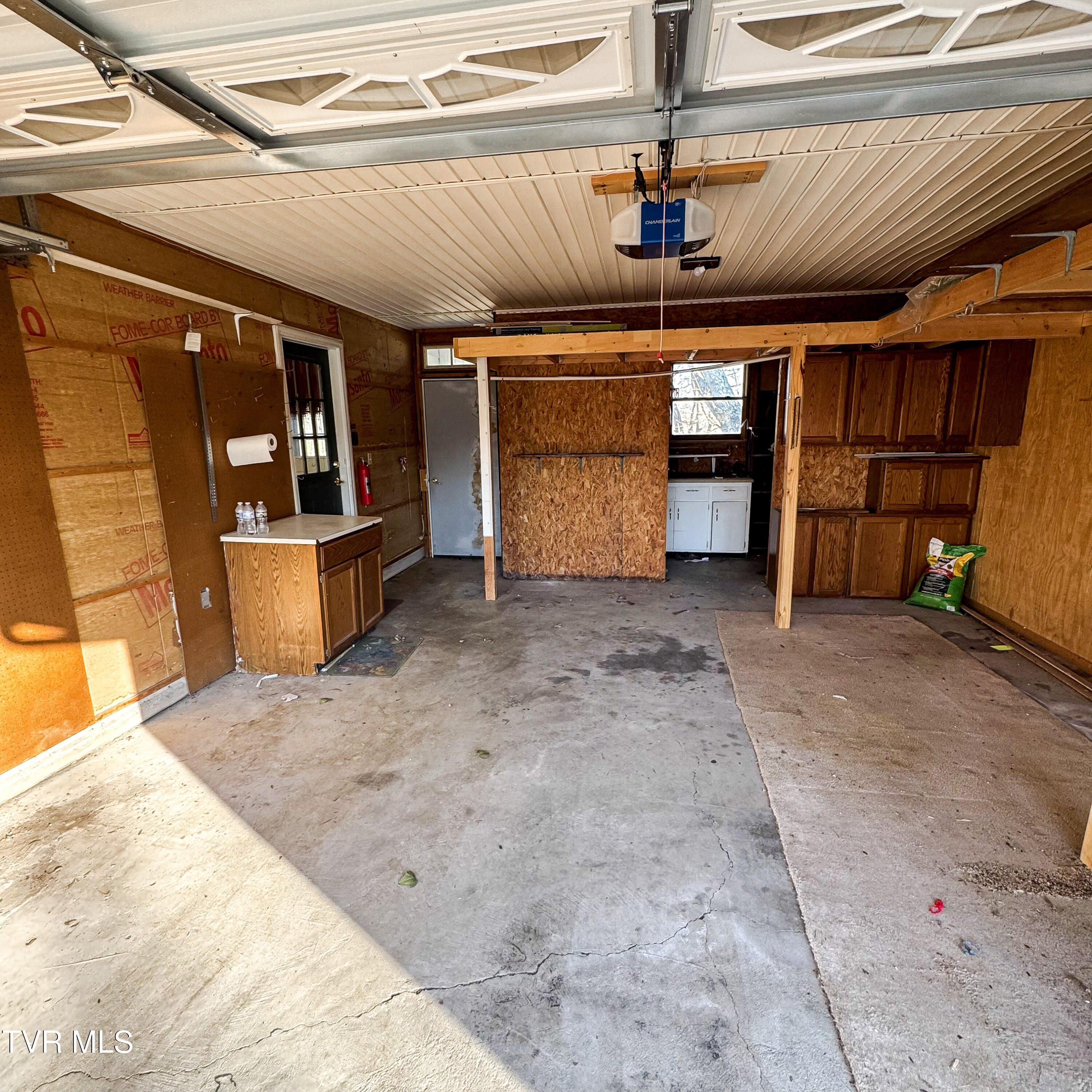 172 Eastern Star Road Kingsport, TN 37663 - Photo 3 of 28 1-IMG_7356