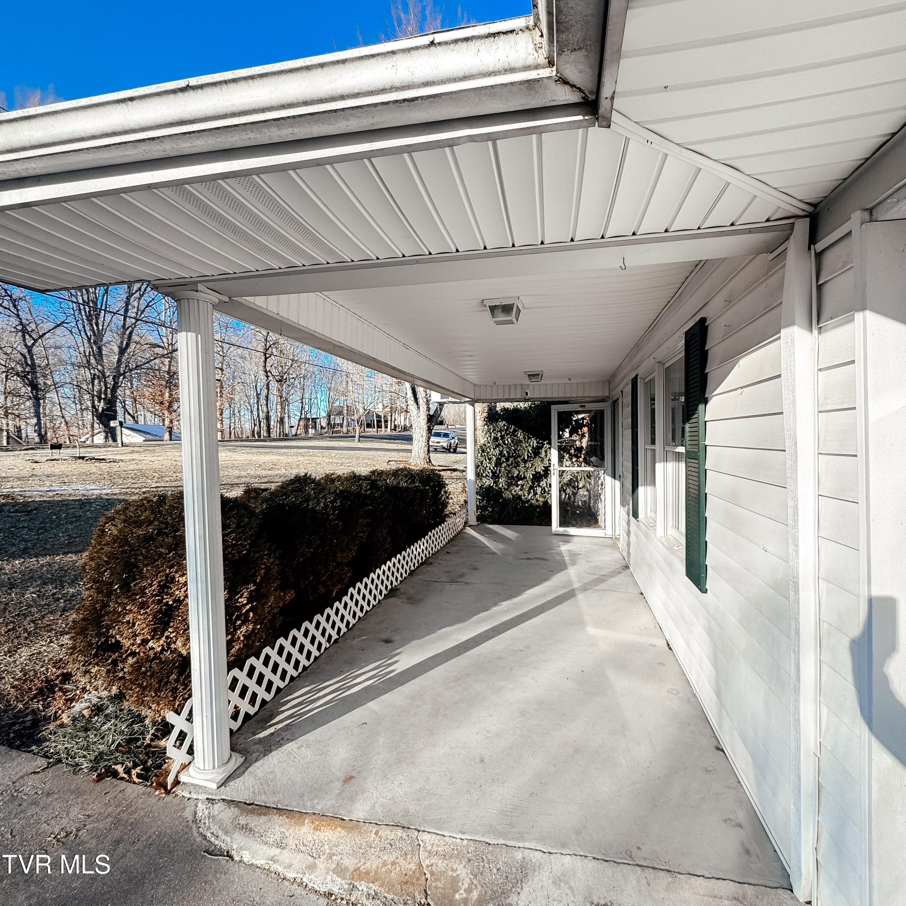 172 Eastern Star Road Kingsport, TN 37663 - Photo 4 of 28 31-IMG_7357