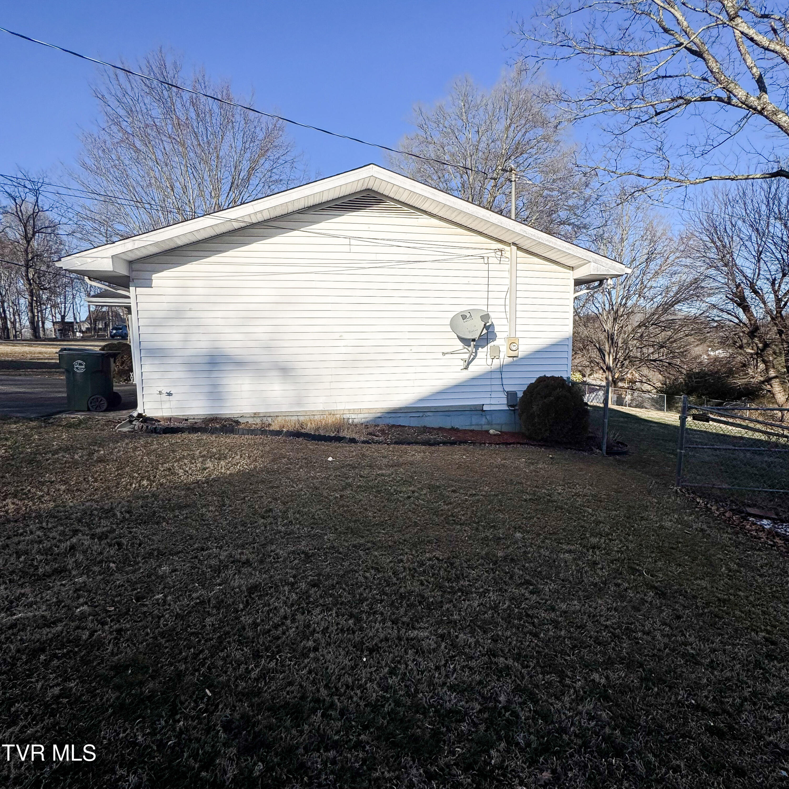 172 Eastern Star Road Kingsport, TN 37663 - Photo 5 of 28 33-IMG_7355