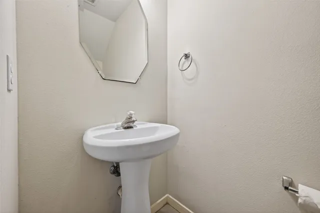 $2,400 | 21327 Branford Hills Lane, Katy, TX 77450