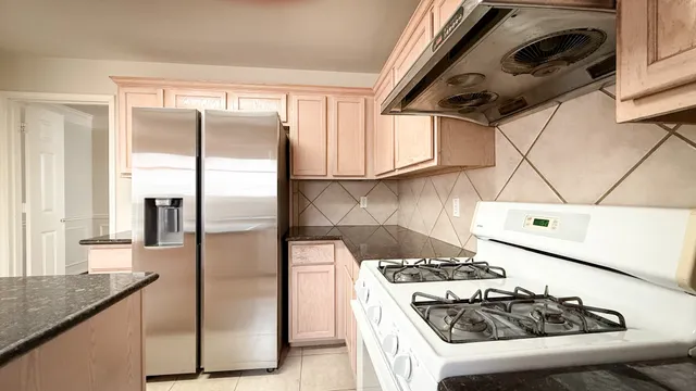 $2,400 | 21327 Branford Hills Lane, Katy, TX 77450