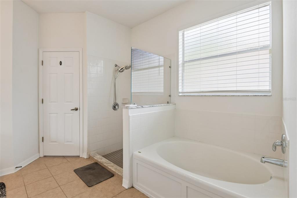 7926 Terrace Ridge Drive Temple Terrace, FL 33637 - Photo 13 of 23 Gallery Image 13