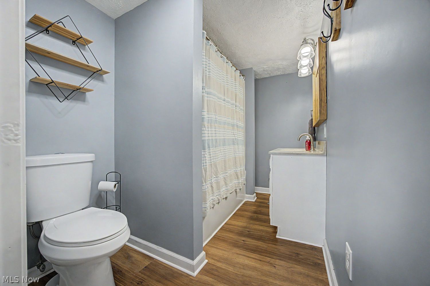 7490 Race Road North Ridgeville, OH 44039 - Photo 42 of 50 2nd floor bath