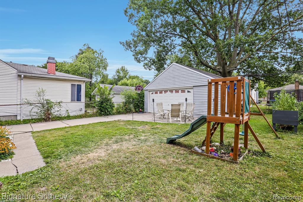 2147 Hampton Road Grosse Pointe Woods, MI 48236 - Photo 19 of 19