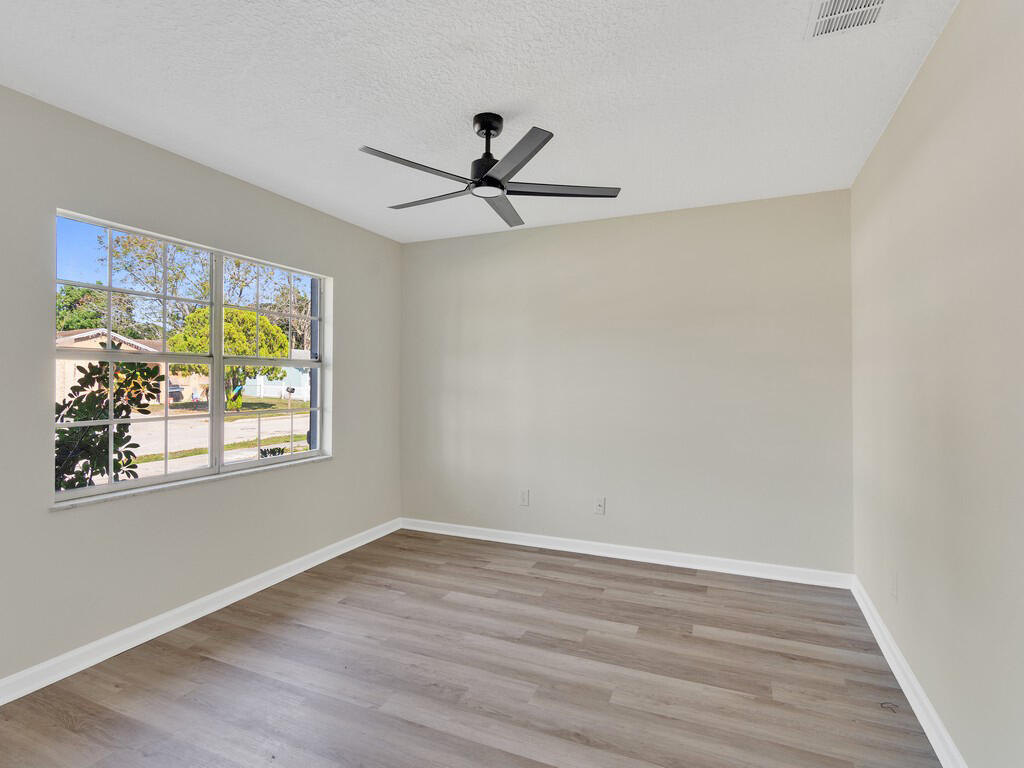 3215 Indiana Court Fort Pierce, FL 34947 - Photo 11 of 38 Image00011