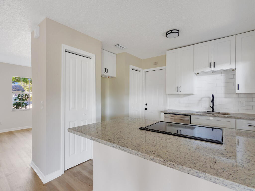 3215 Indiana Court Fort Pierce, FL 34947 - Photo 4 of 38 Image00016