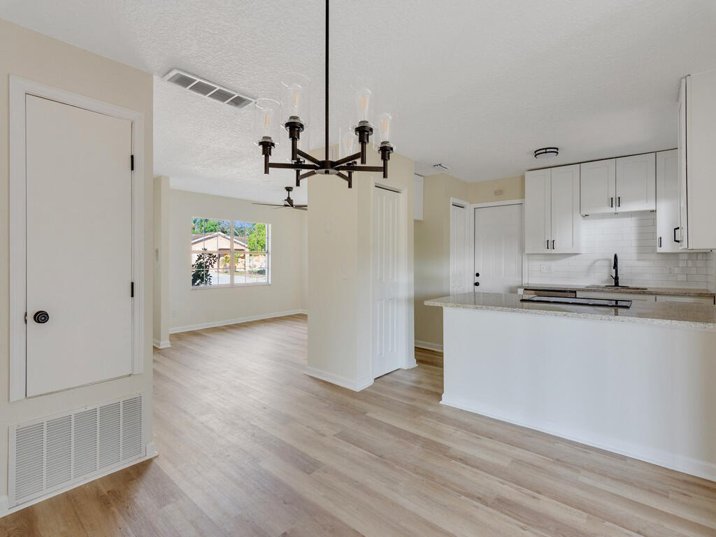 3215 Indiana Court Fort Pierce, FL 34947 - Photo 5 of 38 Image00017