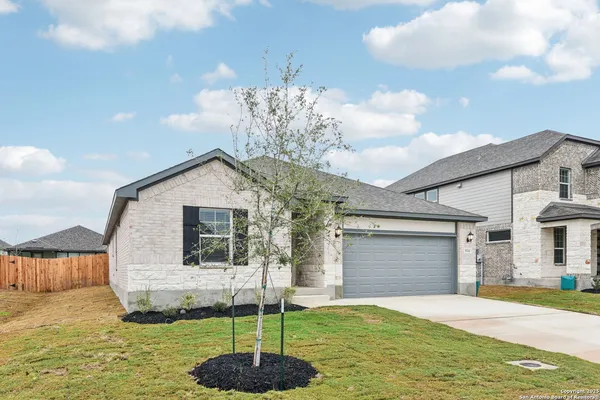 $395,990 | 9318 Quail Crst Drive, Schertz, TX 78154