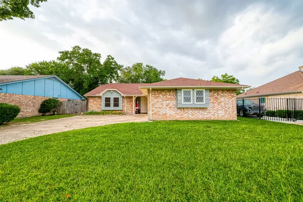 $1,900 | 9318 Benning Drive, Houston, TX 77031