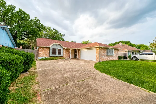 $1,900 | 9318 Benning Drive, Houston, TX 77031