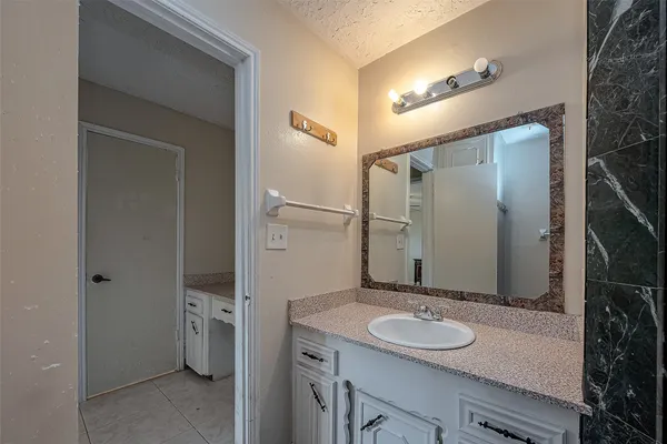 $1,900 | 9318 Benning Drive, Houston, TX 77031