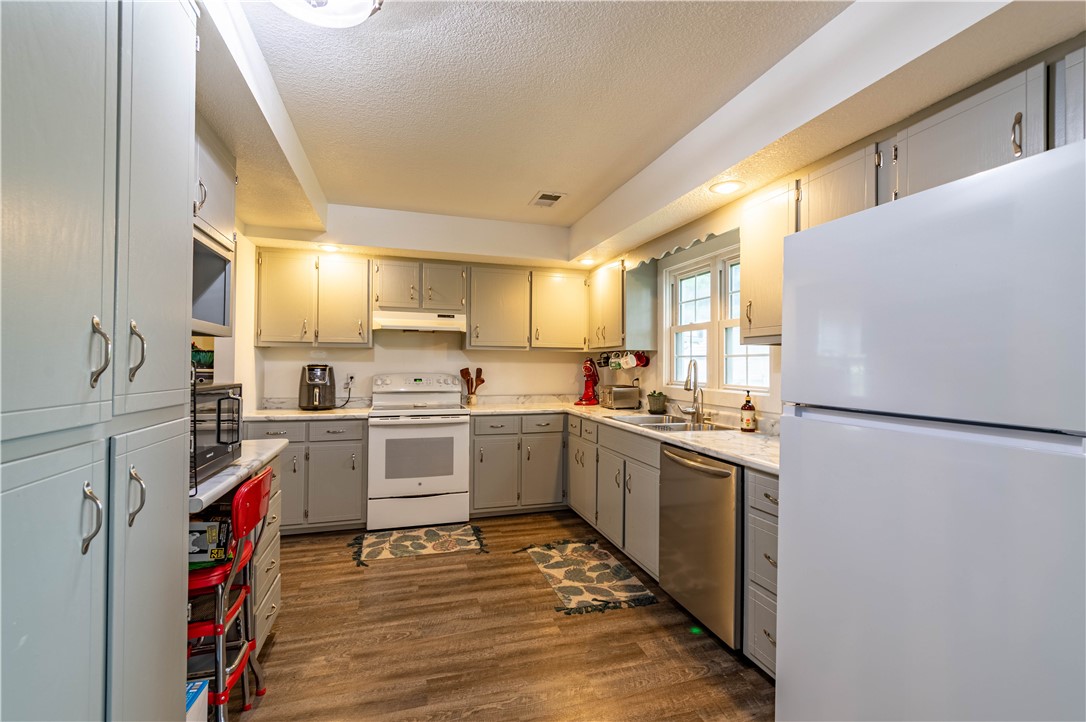 473 Shadow Lane Decatur, IL 62526 - Photo 8 of 25