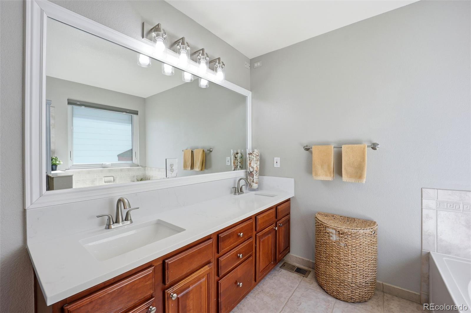 7703 Rampart Way Littleton, CO 80125 - Photo 28 of 49